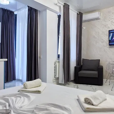 Lotus Apartment *