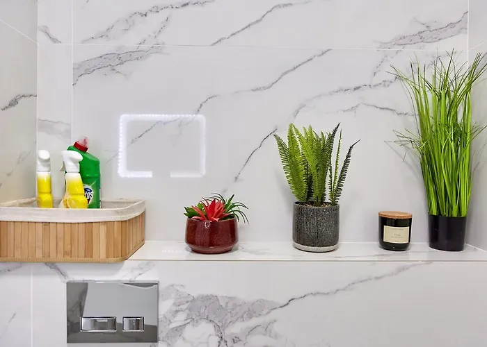 Lotus アパート ナボダリ